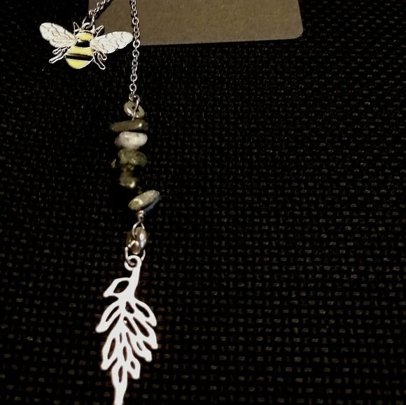 Perfect for Spring! Bee Earring Set - Picture 3 of 3
